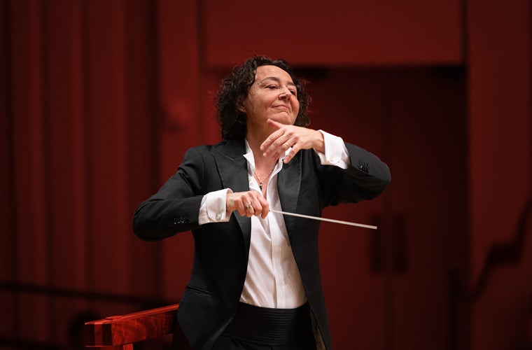 Stutzmann Conducts Bach + Grieg